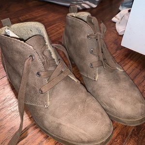Brown low rise boots